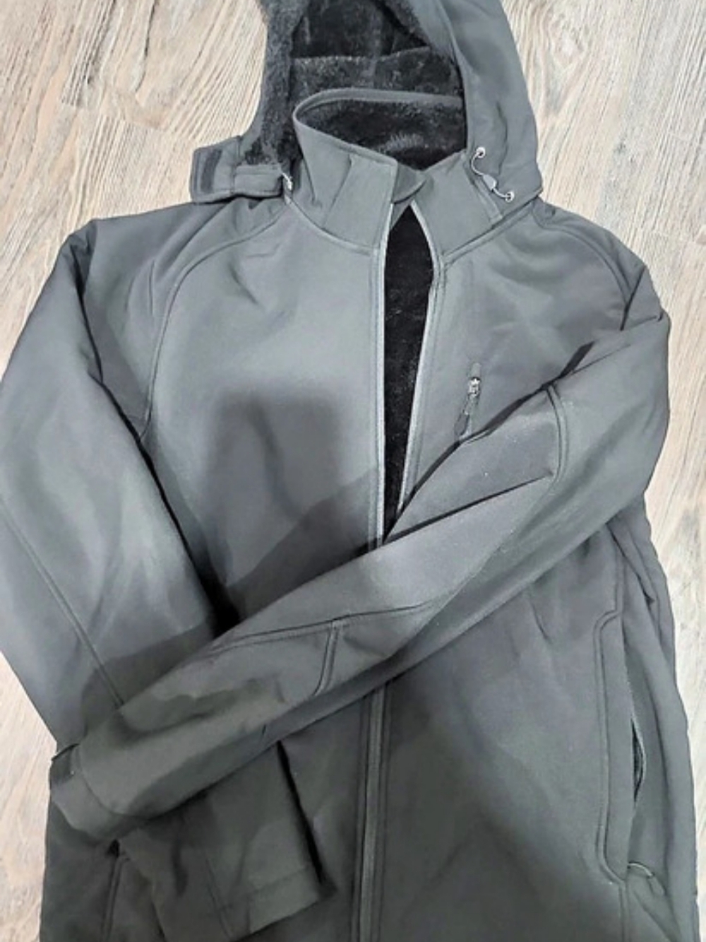 Kirkland Signature Men's Fleece Lined Softshell Jacket Black Medium NWOT